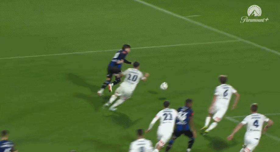 ⚖️Ban giám khảo tốc độ ánh sáng: Đã có những quyết định gây tranh cãi ở cả A-League và J-League. Quyết định của trọng tài có đúng không?