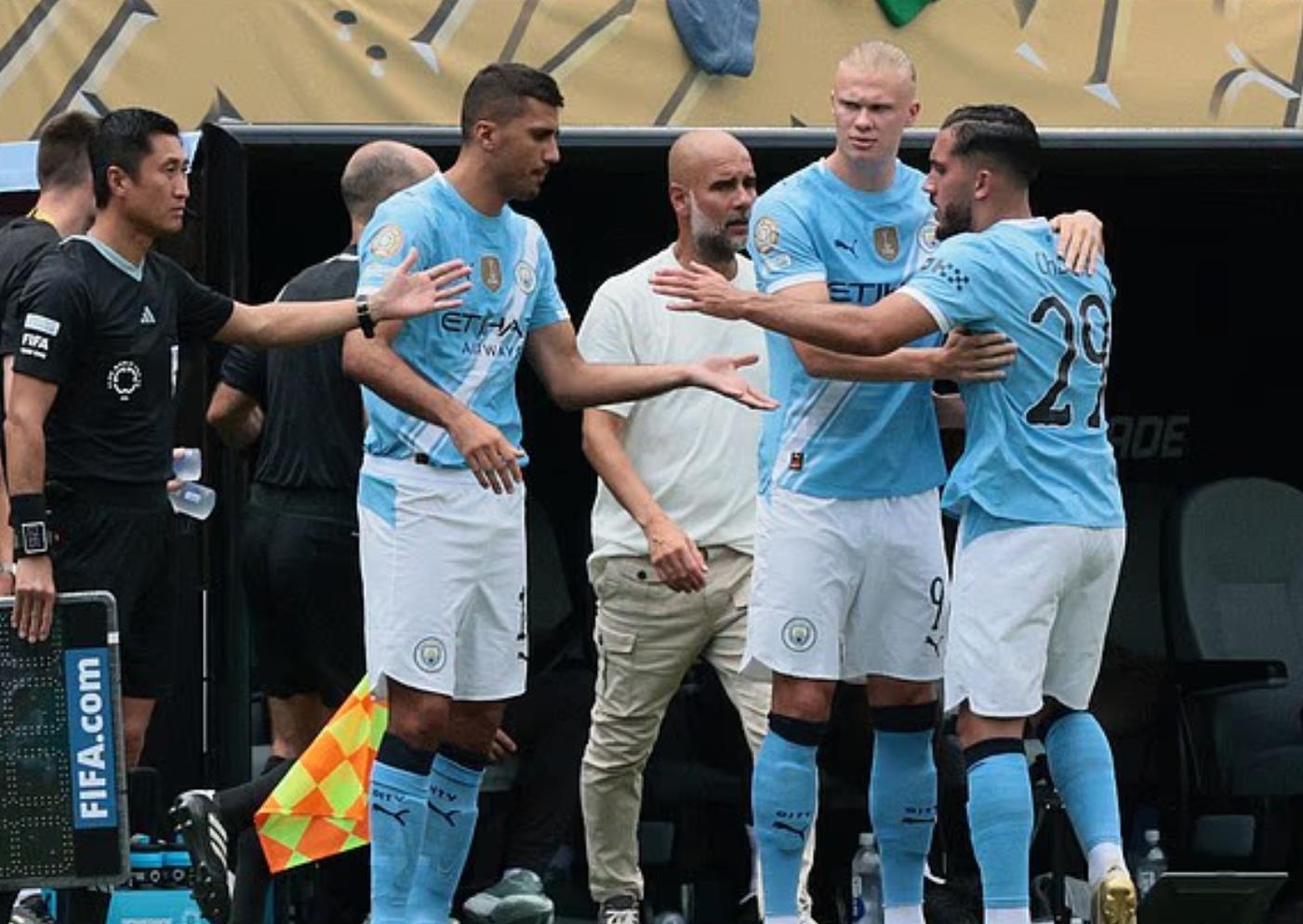 Tiếp tục thử nghiệm? Truyền thông Anh: Guardiola có thể xoay vòng 10 cầu thủ trong trận đấu tiếp theo với Al Ain