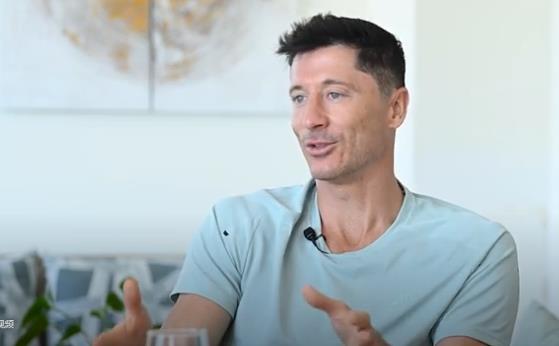 Lewandowski: Nếu có đội hình đầy đủ, chúng tôi có thể đánh bại Inter Milan. Bây giờ Barcelona khó có thể tìm được người thay thế tôi