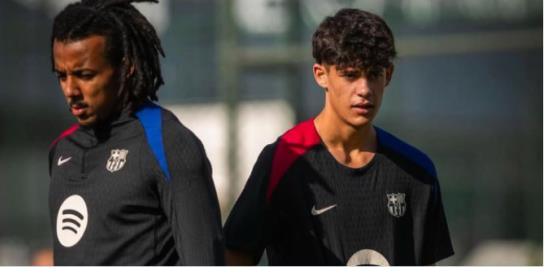 Mundo Deportivo: Sau khi Martinez rời đội, ban huấn luyện Barcelona đã bắt đầu đào tạo các hậu vệ trẻ