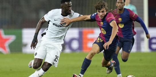 Mundo Deportivo: Sau khi Martinez rời đội, ban huấn luyện Barcelona đã bắt đầu đào tạo các hậu vệ trẻ
