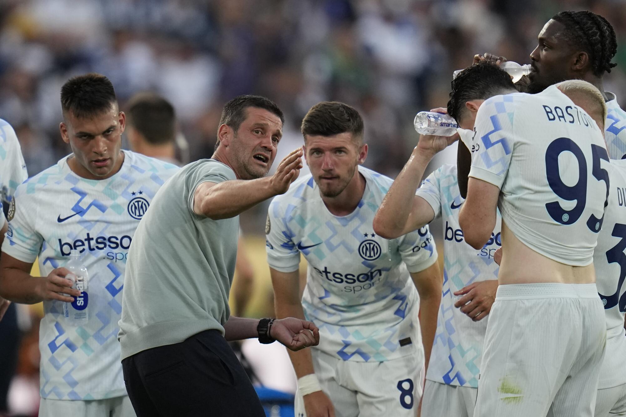 Chuyến du đấu mùa giải mới của Inter Milan: Inzaghi ra đi, Chivu có thể dẫn dắt đội bóng lên đỉnh Serie A một lần nữa không?