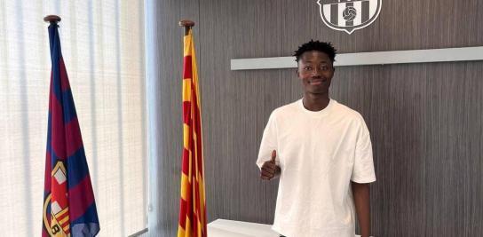 Mundo Deportivo: Sau khi Martinez rời đội, ban huấn luyện Barcelona đã bắt đầu đào tạo các hậu vệ trẻ