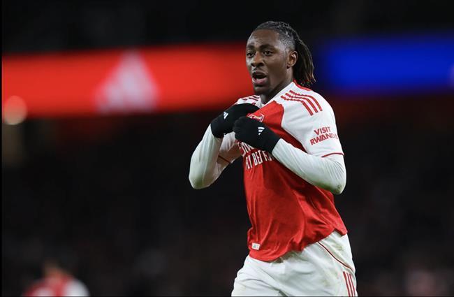 Eberechi Eze né câu hỏi về Tottenham 1 Eberechi Eze né câu hỏi về Tottenham 1