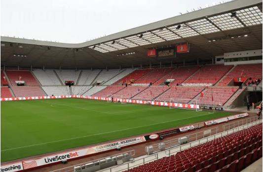 Sunderland dùng biển quảng cáo để hạn chế sức mạnh của Arsenal 1 Sunderland dùng biển quảng cáo để hạn chế sức mạnh của Arsenal 1