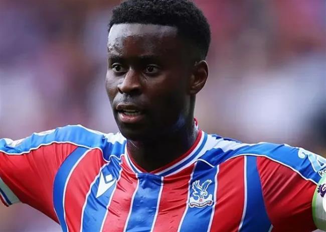 Sol Campbell kêu gọi Arsenal đánh bại Man City và Liverpool vụ Marc Guehi. Sol Campbell keu goi Arsenal danh bai Man City va Liverpool vu Marc Guehi.