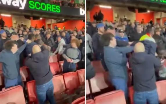 CdV Everton tan cong ban be cua tien dao Thierno Barry